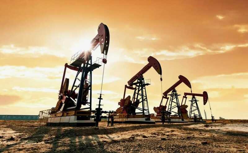 Саудовская Аравия и Россия наращивают добычу нефти, несмотря на прогнозы аналитиков