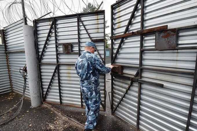 Ранее судимого россиянина приговорили к 18 годам колонии за убийство девушки