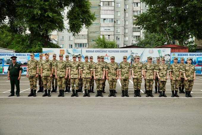 В Хакасии задерживаются выплаты по военным контрактам