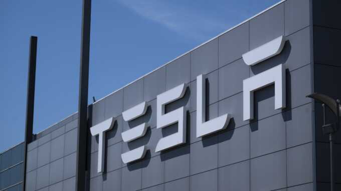 Tesla ищет нового руководителя вместо Илона Маска после снижения прибыли