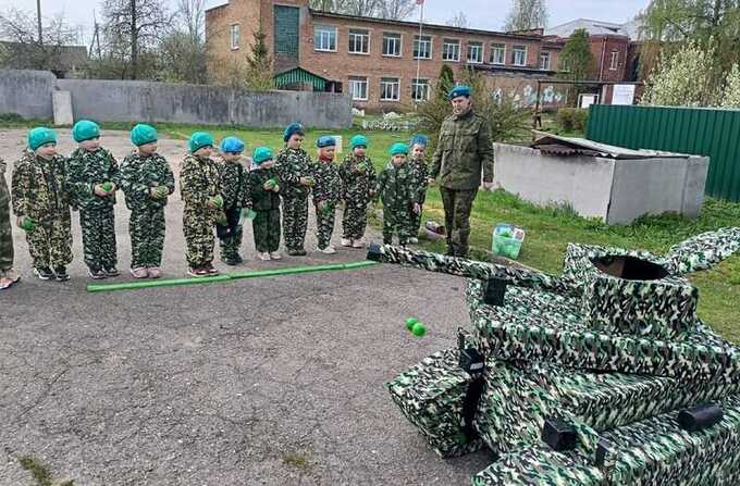 В одном из детских садов Пскова по ошибке ввели военное положение