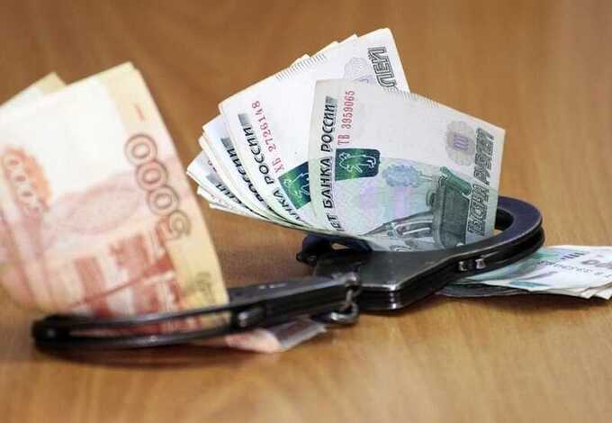 Бывший директор "Фабрики оренбургских платков" был арестован за мошенничество на сотни миллионов рублей