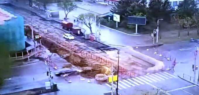 Водитель на «Лексусе» перепрыгнул через ров в Благовещенске