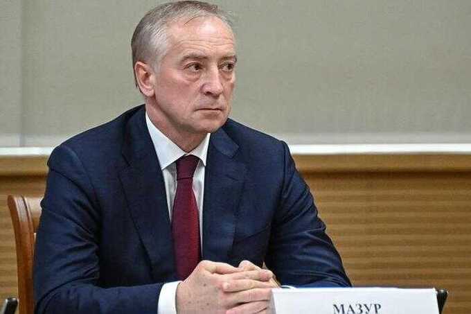 Власти задерживают увольнение Мазура, несмотря на недовольство Кремля