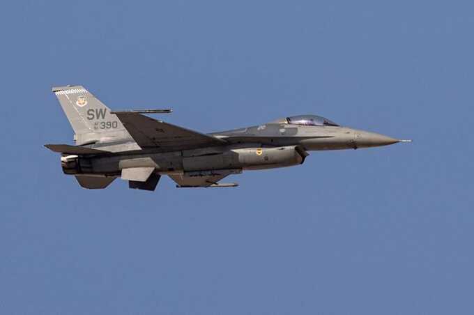Нидерланды отправили в Украину заключительную партию истребителей F-16