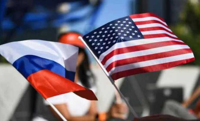 Количество россиян, которые считают США враждебной страной, снизилось с 75% до 40%