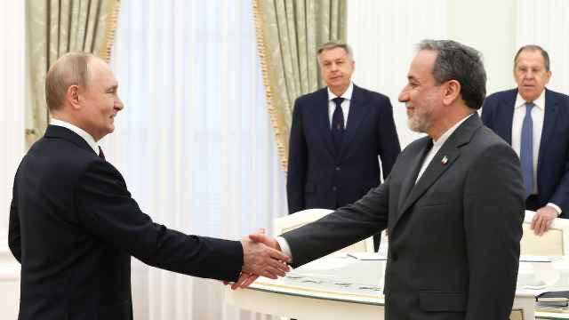 Иран обратился к Путину с просьбой о предоставлении новых систем ПВО и помощи в восстановлении ядерной инфраструктуры