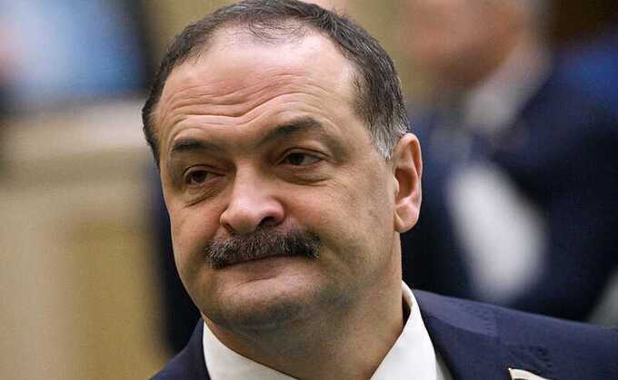 Глава Дагестана Меликов отстранил Магомедова от должности госсекретаря