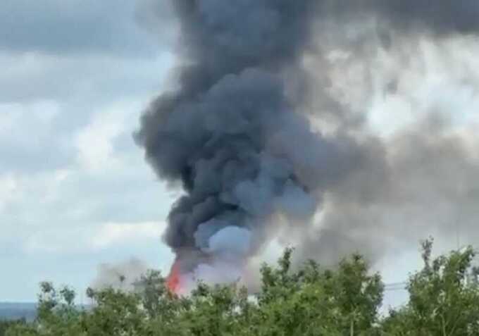 После атаки дрона на электромеханический завод в Ижевске возник пожар