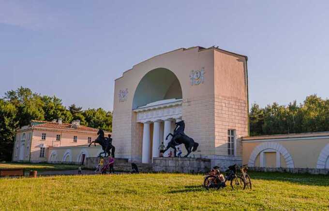 Подрядчика, выполняющего реставрацию «Кузьминок», заподозрили в коррупции