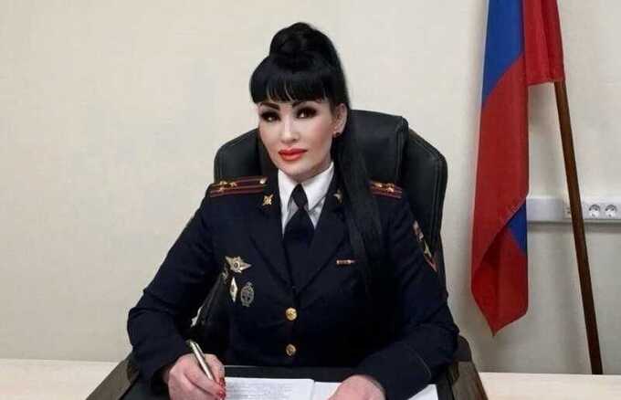 Полицейская из Астрахани просит удалить видео, на котором она задерживает мигрантов, преследуя их на велосипеде