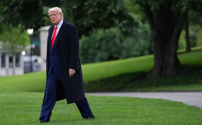 Трамп празднует принятие "Большого прекрасного закона"