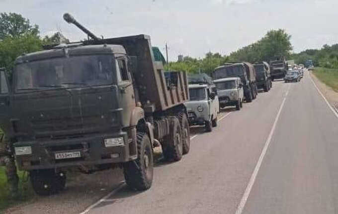 В Липецкой области после аварии загорелась колонна Министерства обороны
