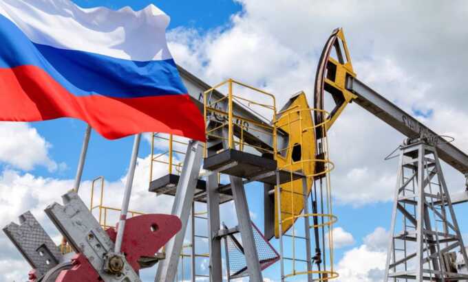 Доходы от нефти и газа в России снижаются, но ФНБ пока поддерживает бюджет