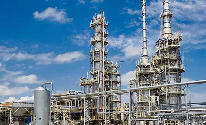 В Краснодарском крае беспилотники напали на Ильский нефтеперерабатывающий завод, сообщили региональные власти