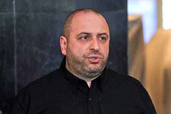 Зеленский не исключил возможности назначения министра обороны Рустема Умерова послом Украины в США