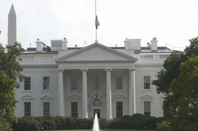 Сторонники Трампа подвергли критике его решение о передаче оружия Украине