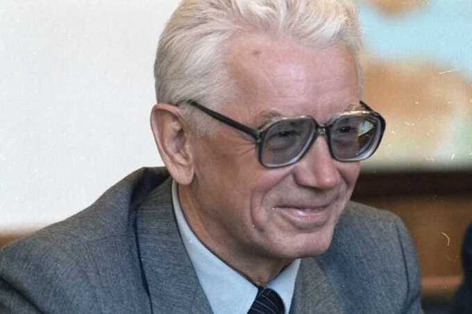 Скончался Вадим Медведев — последний из членов Политбюро ЦК КПСС