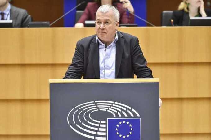 Европарламент удалил ОАЭ из «черного списка» по отмыванию денег