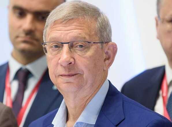 Структуры Евтушенкова продали водоем, маскируя это под строительство — чиновник с Арбата стал владельцем участка