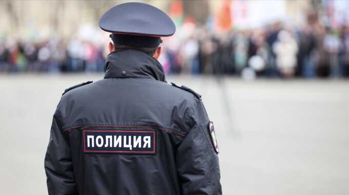 В Москве мужчина пнул девушку ногой за отказ завести знакомство