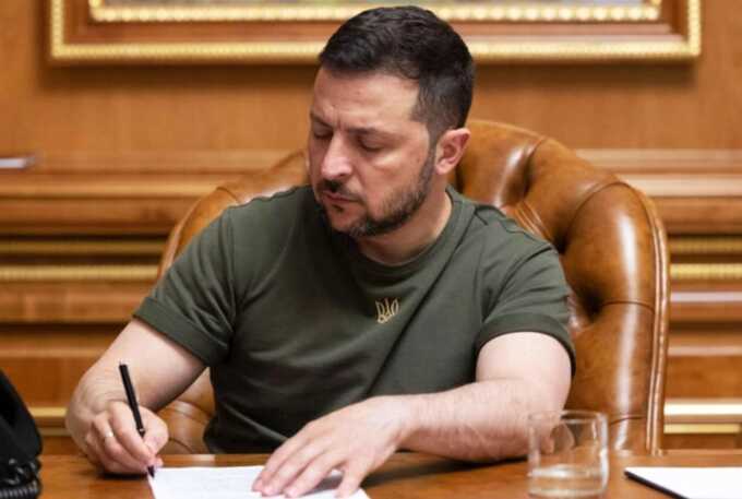 Зеленский одобрил назначение 16 новых украинских послов