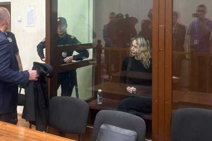 Владелицу ювелирной фирмы Darvol осудили на 7 лет за обман с драгоценными камнями