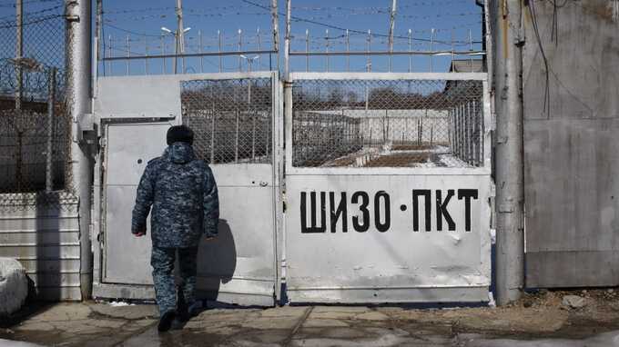 В российских тюрьмах осуждённых подвергают избиениям, чтобы заставить их принимать участие в военных действиях