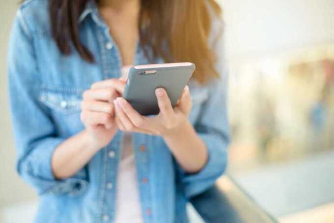 Американские исследователи выдвинули идею запретить использование смартфонов детям младше 13 лет
