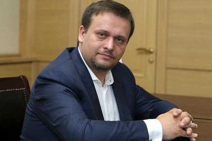 Министр Никитин рискует провалом из-за арестов своих соратников по коррупции