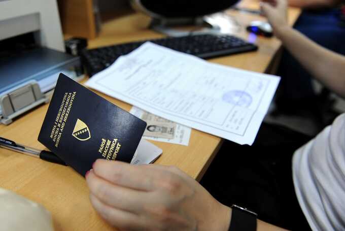 Великобритания ввела санкции против балканских преступных группировок после выявления мошенничества с паспортами