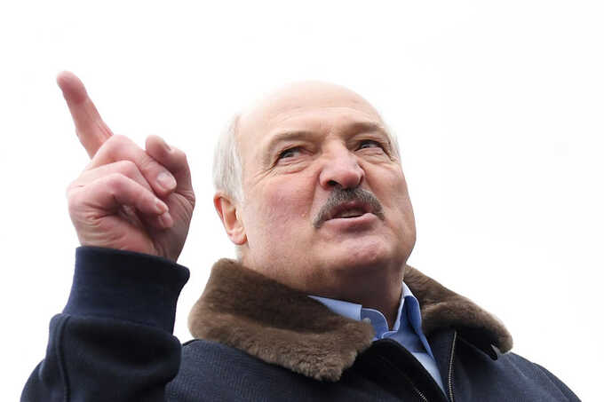 Лукашенко заявил, что Беларусь находится в полной боевой готовности