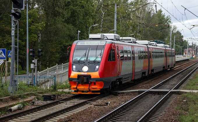 «Сапсан» из Петербурга в Москву был задержан в Твери на 50 минут из-за зацепера, получившего удар током