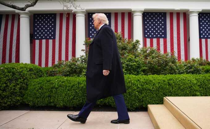 Популярность Трампа в США снизилась до рекордных 40%