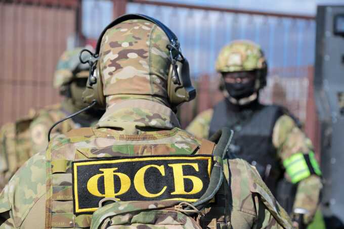 Сотрудники правоохранительных органов задержали государственных служащих под предлогом антикоррупционной деятельности