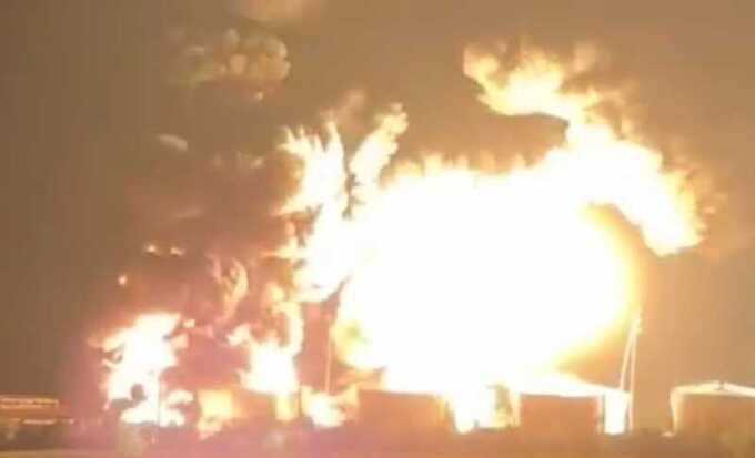 Возгорание на нефтехранилище в Ростовской области невозможно ликвидировать после нападения беспилотного летательного аппарата