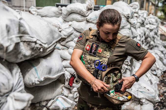 В Украине вступили в силу новые правила воинского учета для женщин, имеющих медицинское и фармацевтическое образование